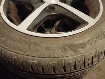 Sada pneu 205/55 R16 na ráfku 6.50 X 16 E=26 z Citroenu C4