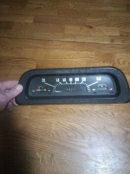 Prodam budíky na škoda 1000mb