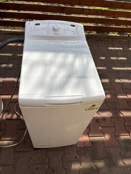 Whirlpool vrchem plněná