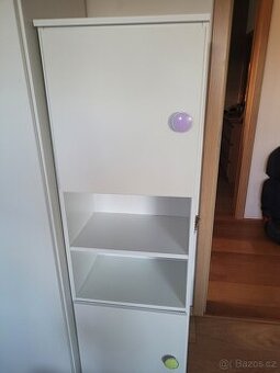 Knihovna Kika - jako nová