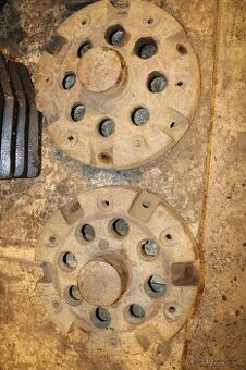 Zetor uř1 6911 držáky zadních závaží hříbky pár