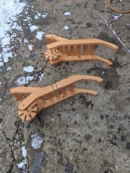 Okrasne vozicky pod kvetinac,nebo jako hracka