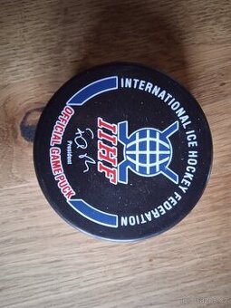 Puk IIHF, Official game puck