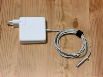 Použitý originální Apple 85W MagSafe napájecí adapter