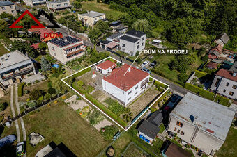 Dvougenerační rodinný dům se dvěma samostatnými vstupy, gará