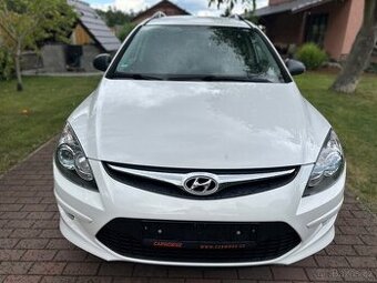 prodávám Hyundai i30 CW 1.6Crdi 66kw FIFA
