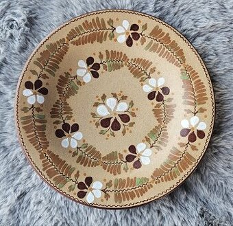 Ručně malovaný dekorativní talíř