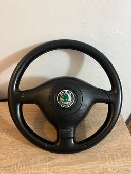 Tříramenný kožený volant Škoda