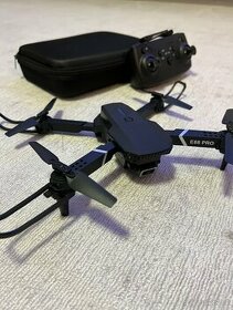 Dron se stabilizací a 3x baterie