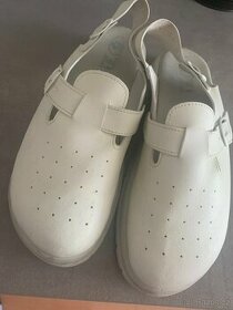 Bílá zdravotní obuv 47