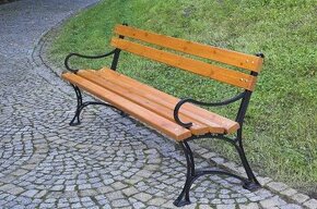 Nová zahradní lavička s područkami. Materiál - Borovice/kov - 1