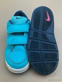 Dívčí sportovní kožené boty Nike 29,5