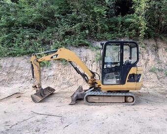 Pásový minibagr CAT 302.5C
