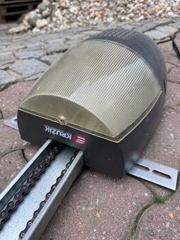 Pohon garážových vrat - Kružík