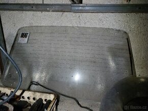 Zadní sklo Škoda 105S