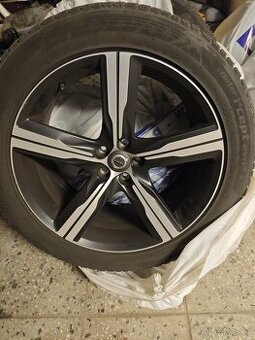 Orig.kola xc90 r20 + zimní pneu