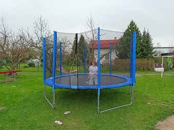 Trampolína