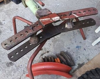 Hydraulická ruční ohýbačka.