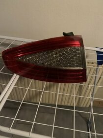 Levé zadní světlo Ford Mondeo MK4