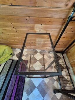 IKEA VITTSJO Stolek pod notebook černý