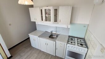 1+1, 34m2 se dvěma lodžiemi ve Slaném, Byt Slaný k pronájmu
