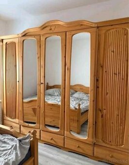 Kompletní ložnice z masivního dřeva borovice