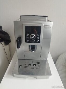Kavovar delonghi na nahradni dily
