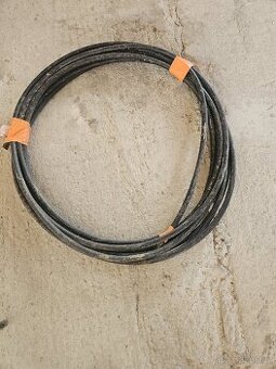 Ciky J 4×10 16 metru přívodní kabel do domu