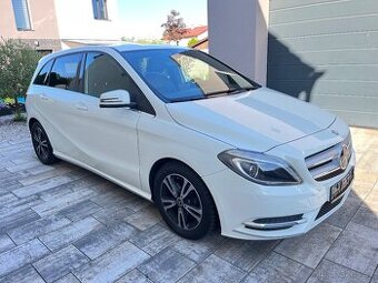 Mercedes Benz B 180i (2014) /SPORT/BI-XENON/107.000km