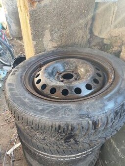Plechovky zimní pneumatiky 205/60 r16 4x100 r16 střed 58,6