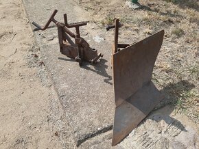 Orací radlice a nastavovací těleso + nože