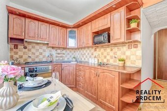 Prodej družs. bytu o velikosti 3+1/63m2 s franc. oknem na ul