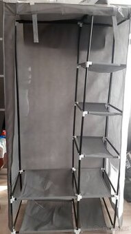 Textilní šatní skříň