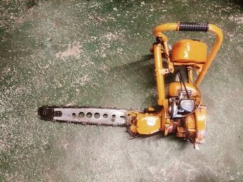 Stará motorová pila