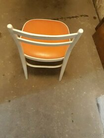 Židle s koženkovym sedákem