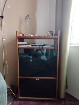 Knihovnička zdarma za odvoz