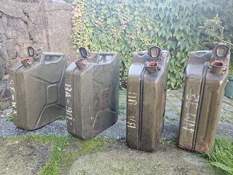 Vojenský kanystr 20l