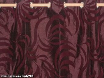 prodám nový vínový závěs š. 135x137, 1 ks