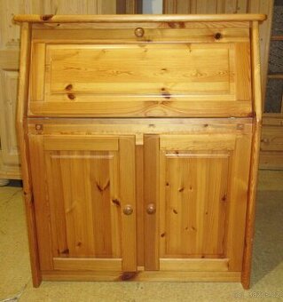 Americký psací stůl z borovice - celomasiv - Výborný stav