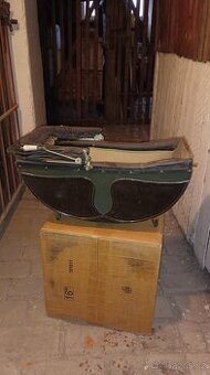 Starozitný kočárek na panenku