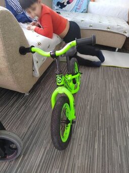 Odrážedlo značky Kellys