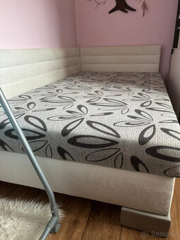 Jednolužková postel