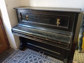 Pianino PETROF