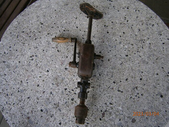 ruční vrtačka  - retro (funkční)