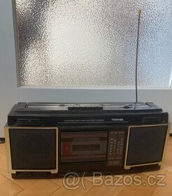 Retro radiomagnetofon s rádiem Toshiba RT 6017