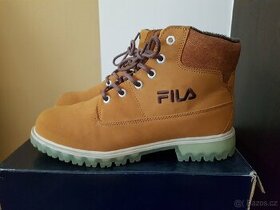 Prodám zimní kotníčkové boty značky Fila - 1