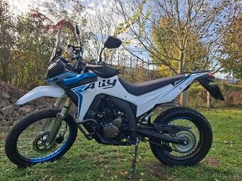 VOGE 300 RALLY - najeto 300 Km - jako nové