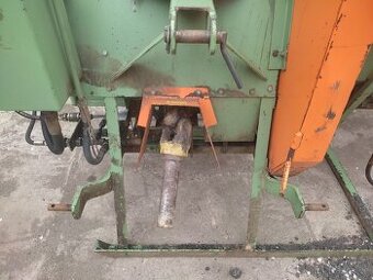 Štípací automat BGU Na dřevo.. za traktor. - 1