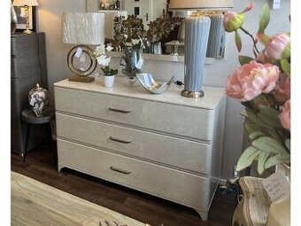 Moderní komoda – 130 cm, vysoký lesk nová - 1