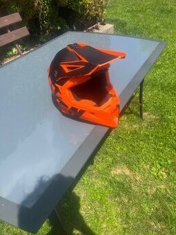 Motocrossova helma